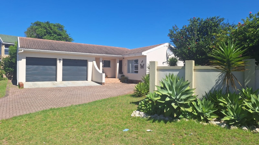 3 Bedroom Property for Sale in Stilbaai Wes Western Cape